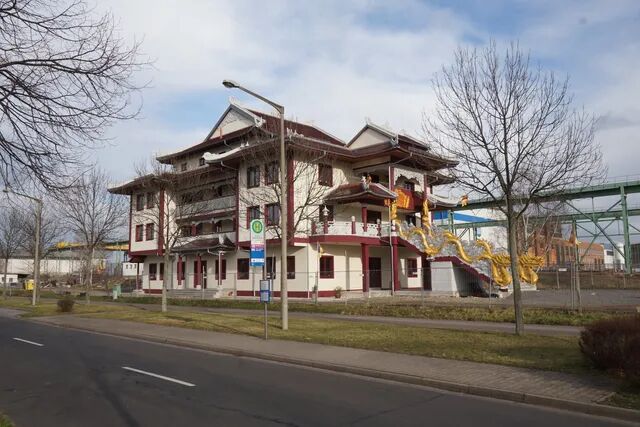Buddhistisches GMZ Kamenzer Str.1 Buddhistisches GMZ Kamenzer Str.1…
